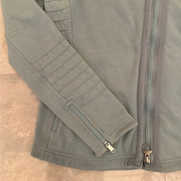 Athleta Women’s Moto Asymmetric Full Zip Jacket Size M - Picture 7 of 9